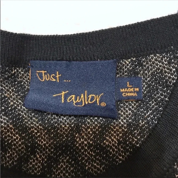 Just Taylor Black Gold Short Sleeve Sweater Dress 
Size Large - Picture 4 of 9